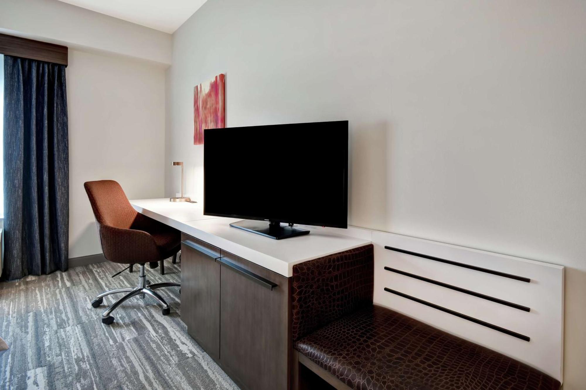 Hilton Garden Inn Lansing West Bagian luar foto