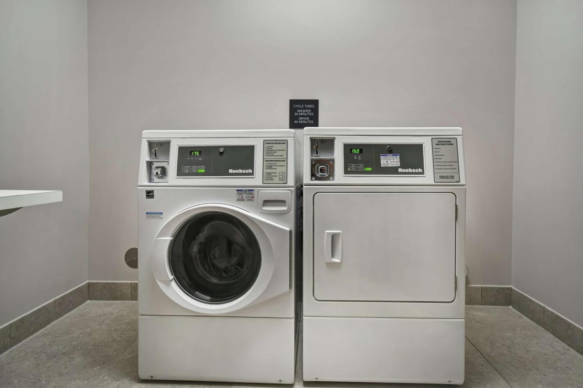 Hilton Garden Inn Lansing West Bagian luar foto