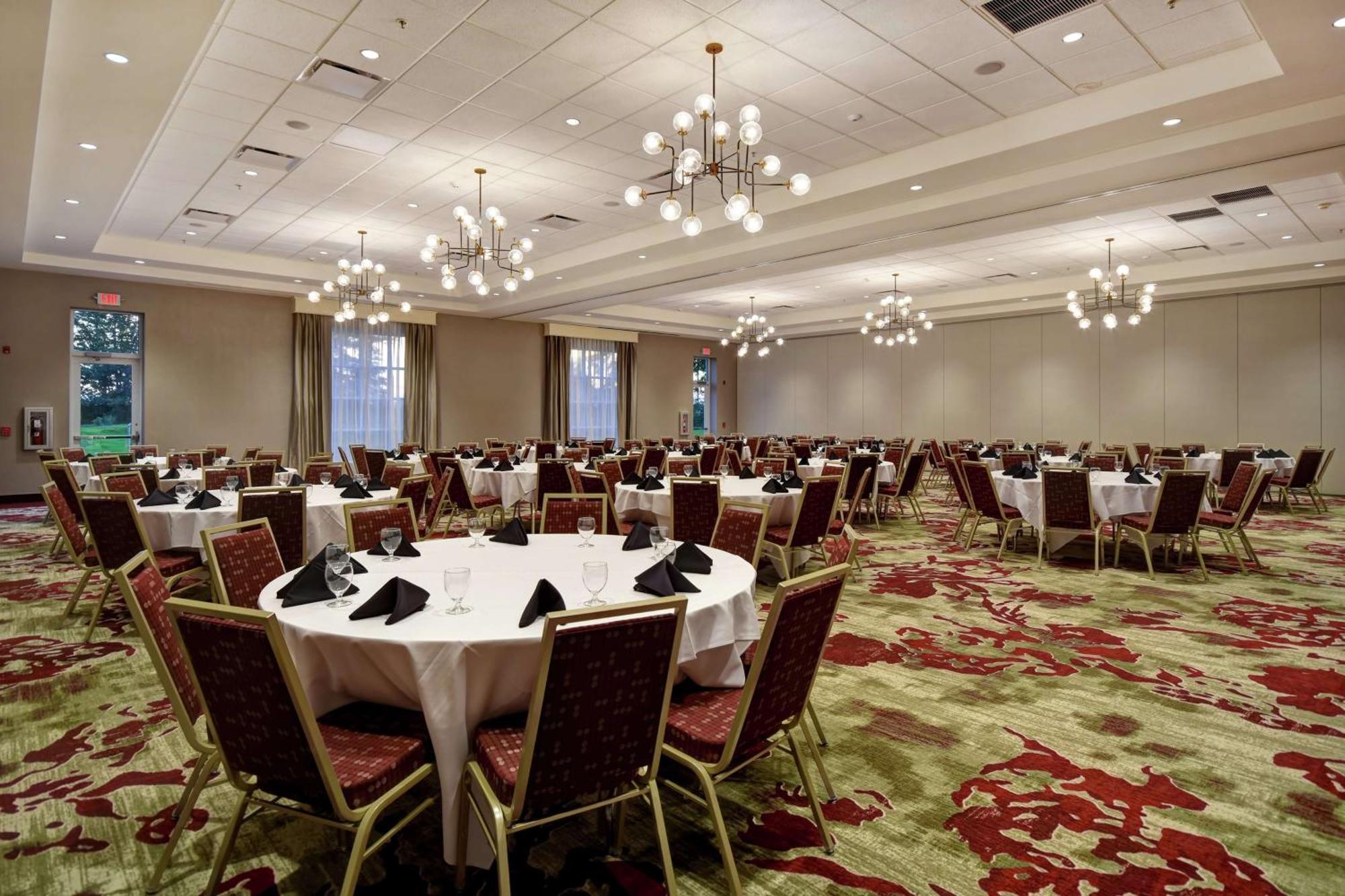 Hilton Garden Inn Lansing West Bagian luar foto